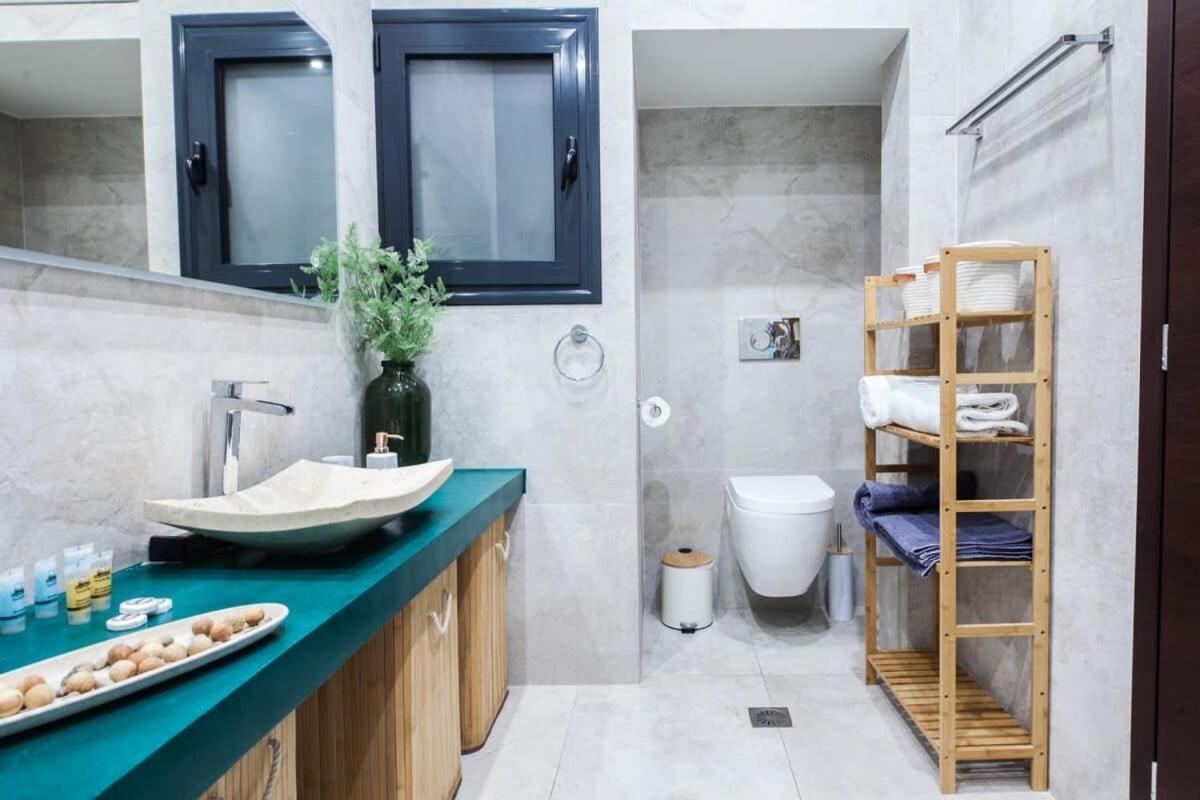 Beautiful Elegant Apartment Next To Monastiraki Athen Eksteriør bilde